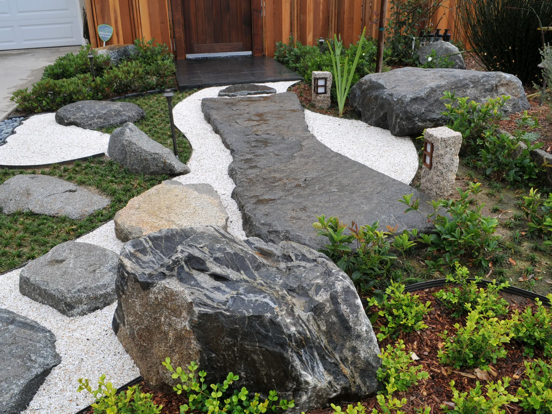 Modern Japanese Garden Design: Landscaping Ideas & Tips - ZenFusionHome